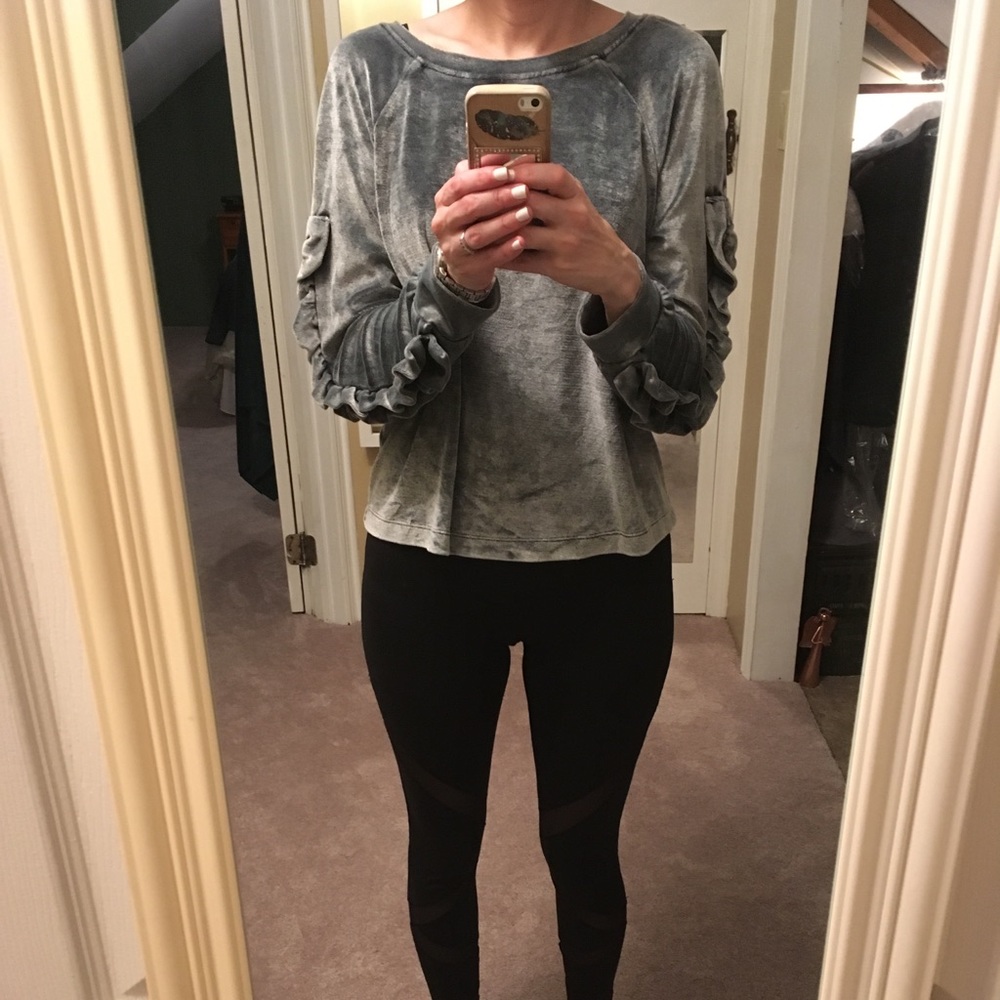 Silver gray velour ruffle sleeve sweatshirt